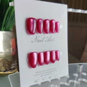 Cat Eye Pink Shimmery Press-On Nail Set